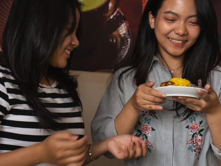 Makan bersama tumpeng Umasaji