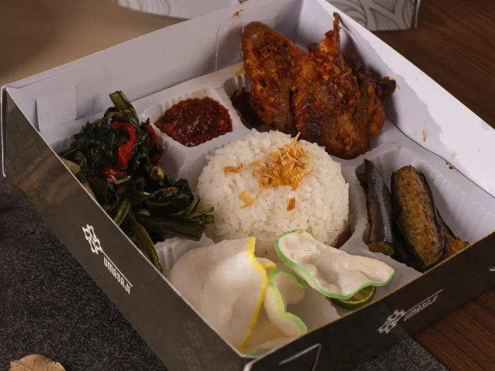 Nasi Ayam Bakar Taliwang — Saji Box Reguler