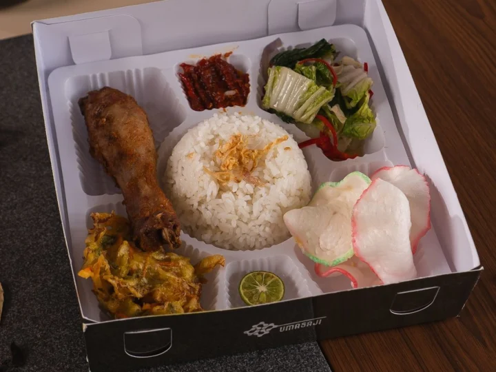 Nasi Ayam Bawang — Saji Box Reguler