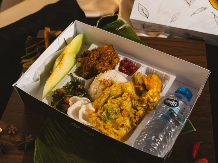 Nasi Ayam Betutu — Saji Box Premium