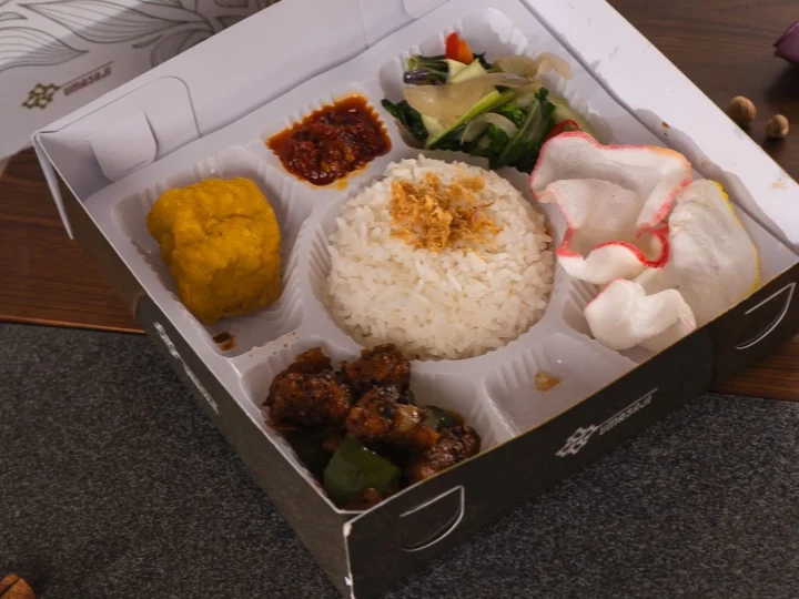 Nasi Ayam Lada Hitam — Saji Box Reguler