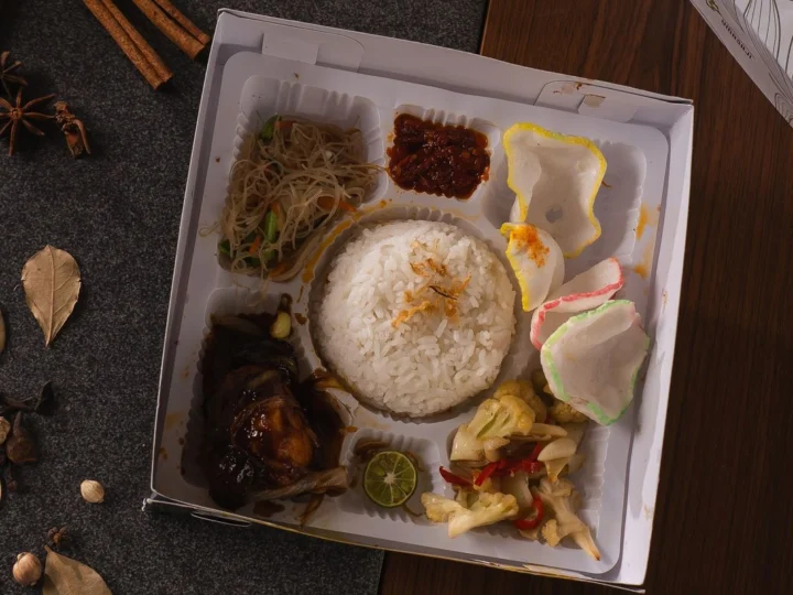 Nasi Ayam Mentega — Saji Box Reguler