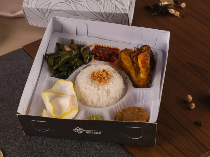 Nasi Ayam Serundeng — Saji Box Reguler