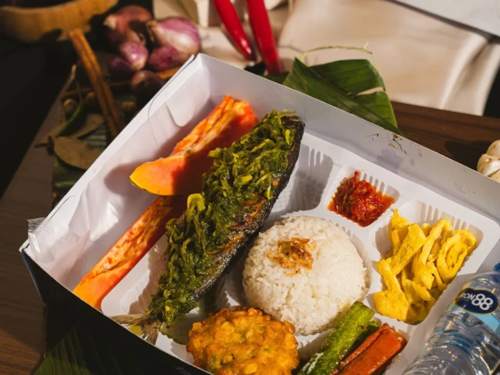 Nasi Ikan Cabai Hijau — Saji Box Premium