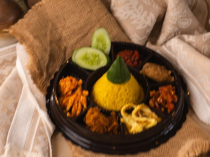 Tumpeng Mini Kuning — Saji Tumpeng
