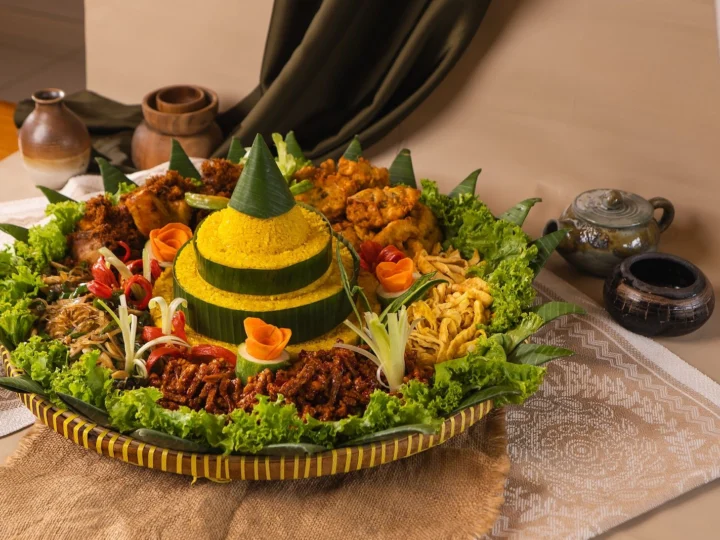 Tumpeng Reguler — Saji Tumpeng